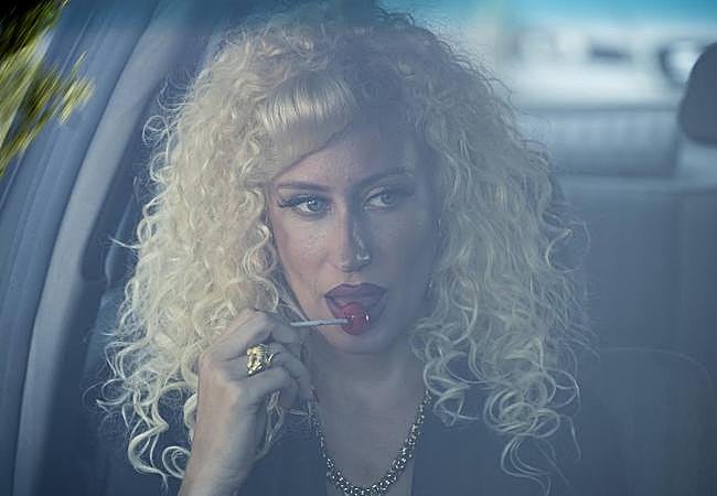 Teresa Riott es 'La rubia'.