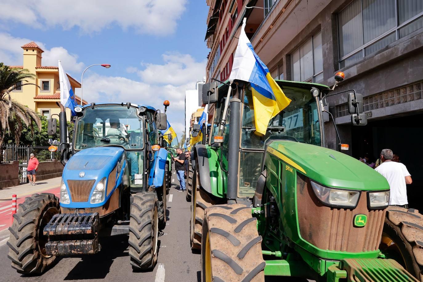 La tractorada toma la capital grancanaria en protesta por la situación del campo