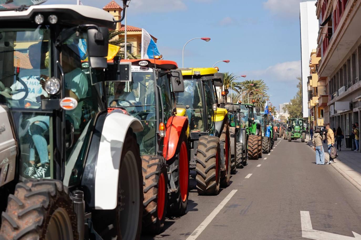 La tractorada toma la capital grancanaria en protesta por la situación del campo