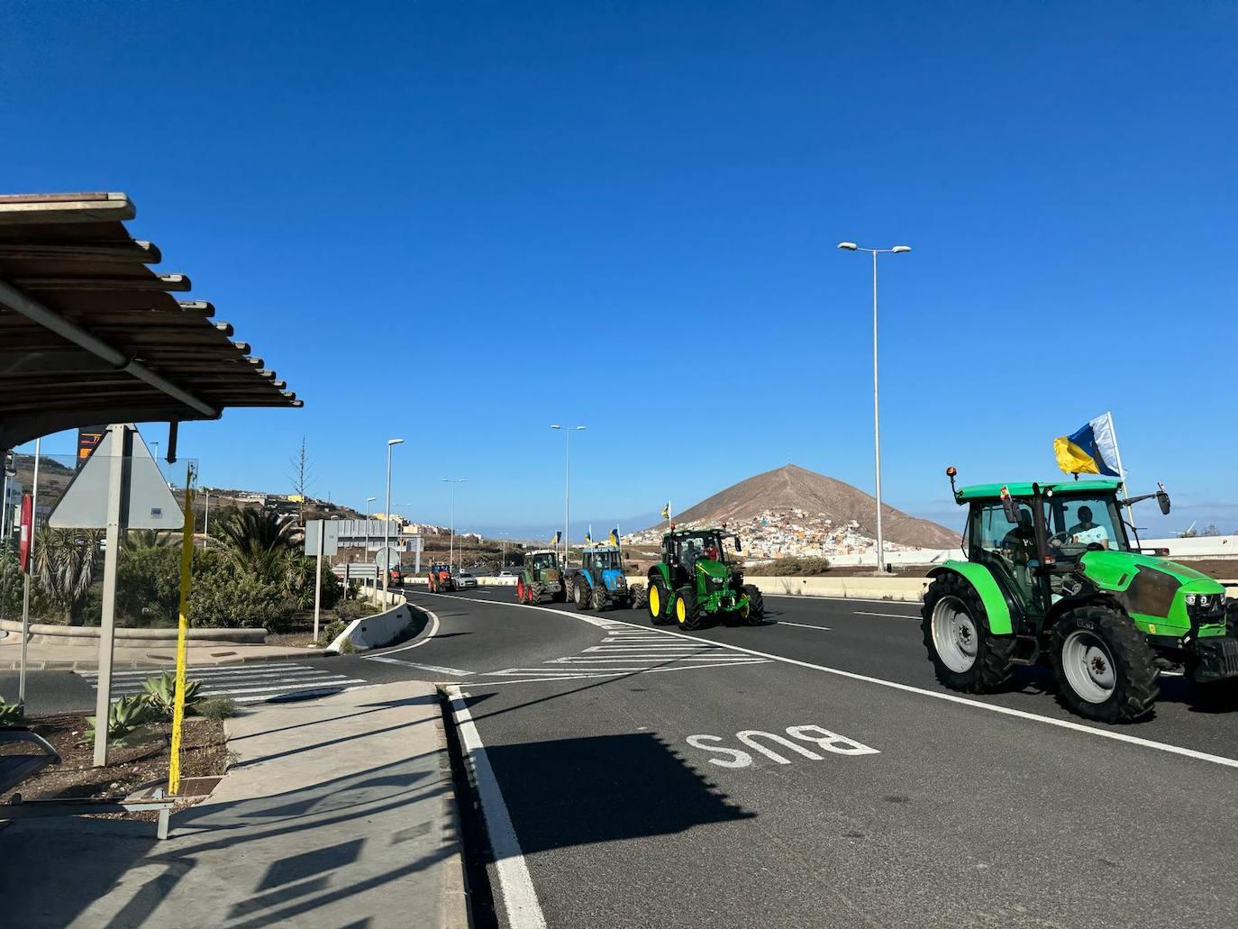 La tractorada toma la capital grancanaria en protesta por la situación del campo