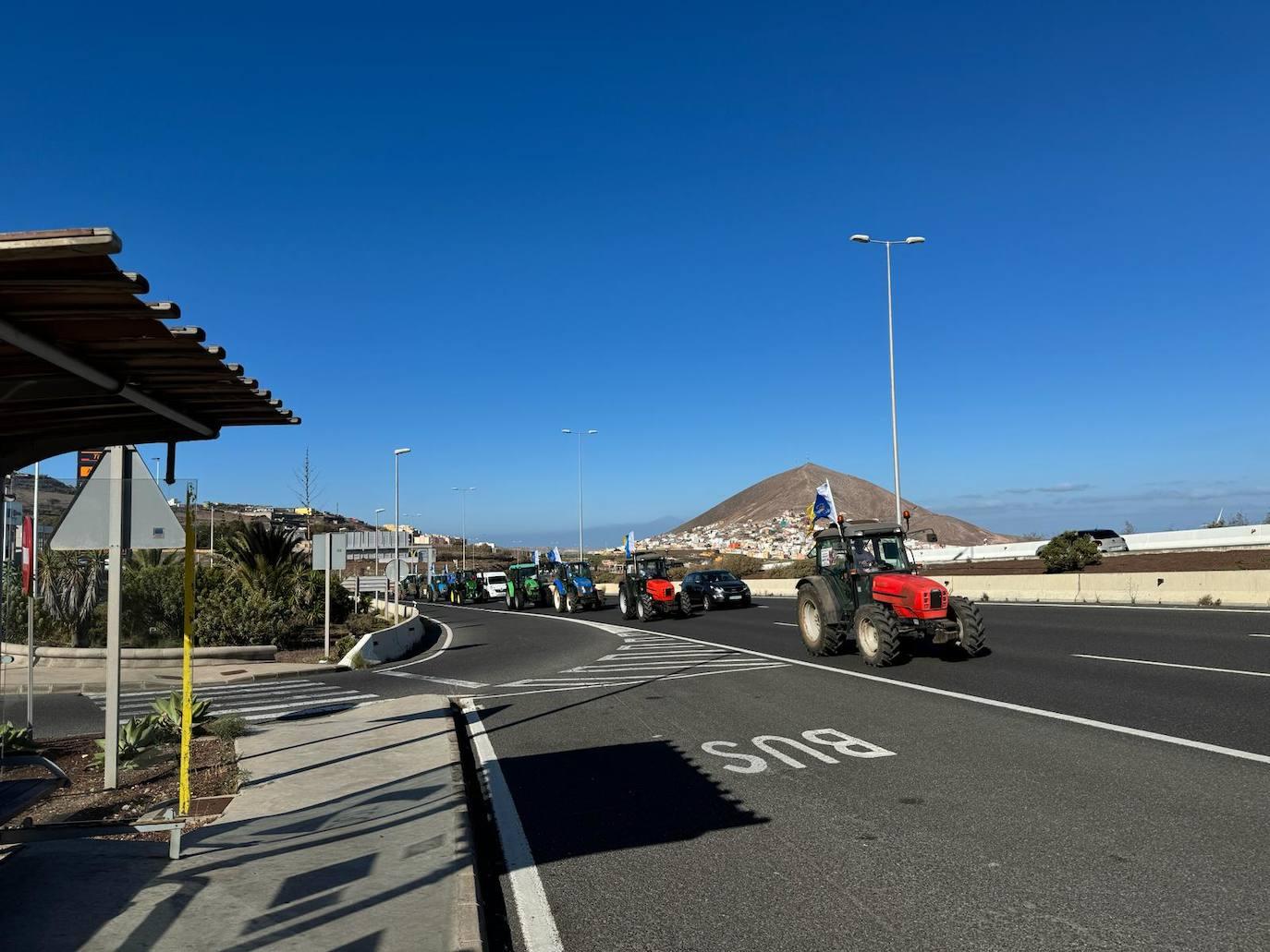 La tractorada toma la capital grancanaria en protesta por la situación del campo