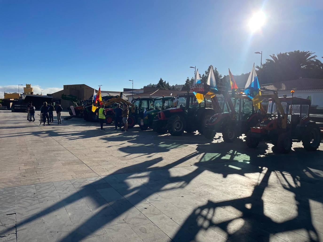 La tractorada toma la capital grancanaria en protesta por la situación del campo