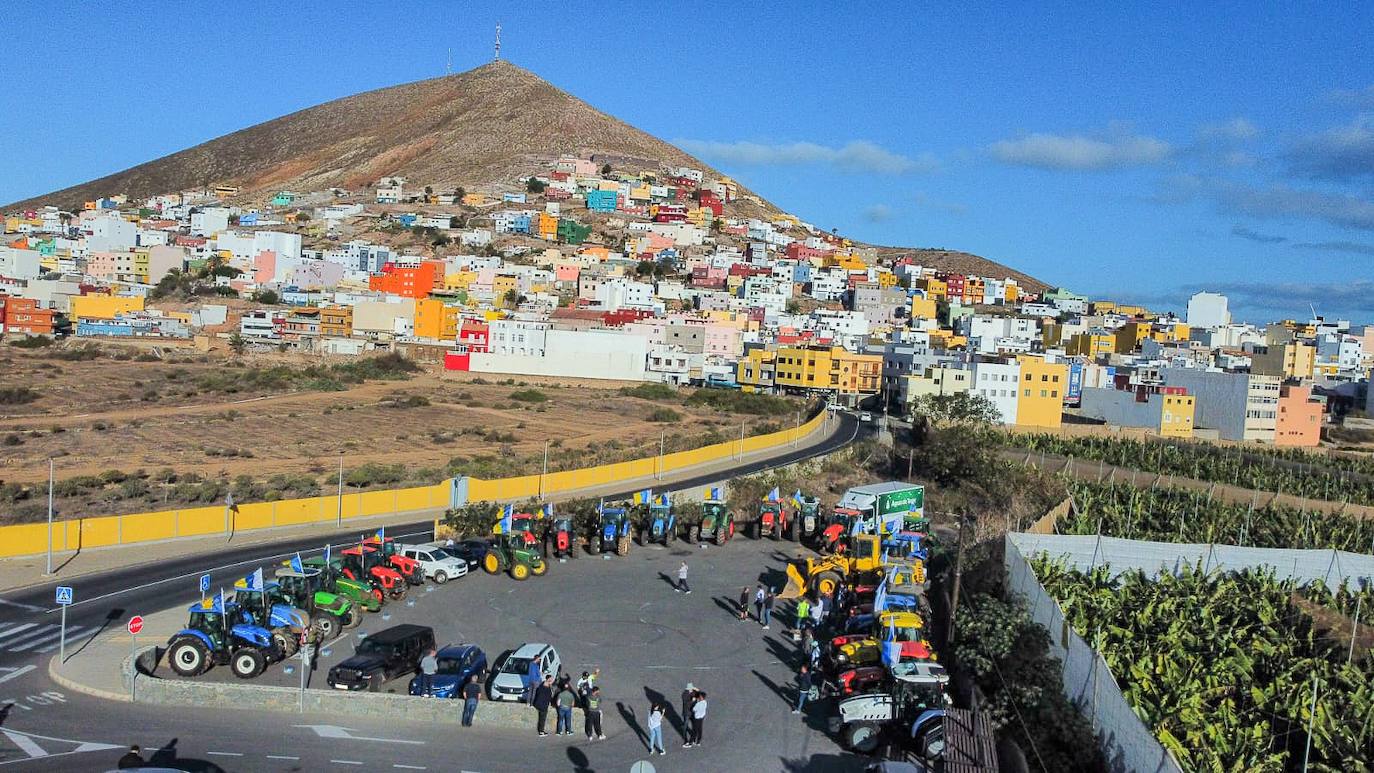 La tractorada toma la capital grancanaria en protesta por la situación del campo