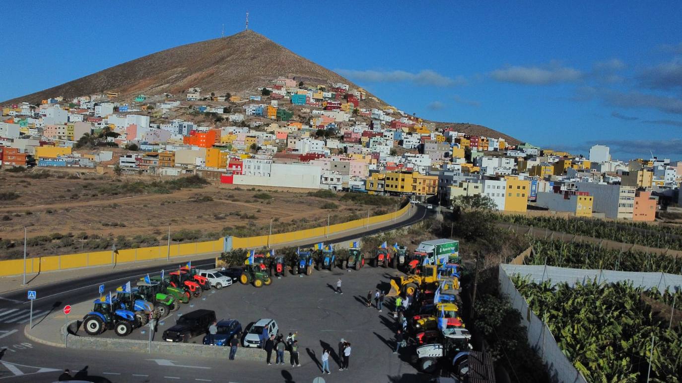La tractorada toma la capital grancanaria en protesta por la situación del campo