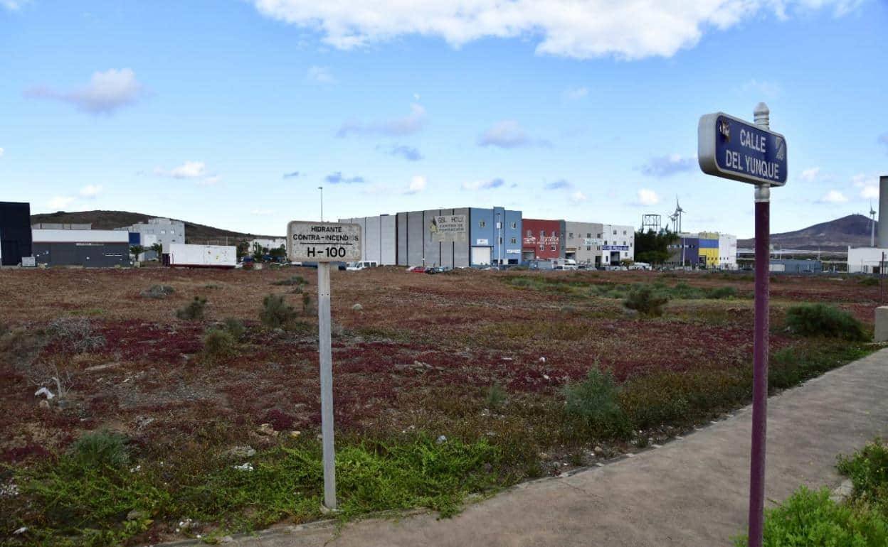 Vista de la superficie de propiedad municipal sobre la que se levantará la planta para tratar residuos
