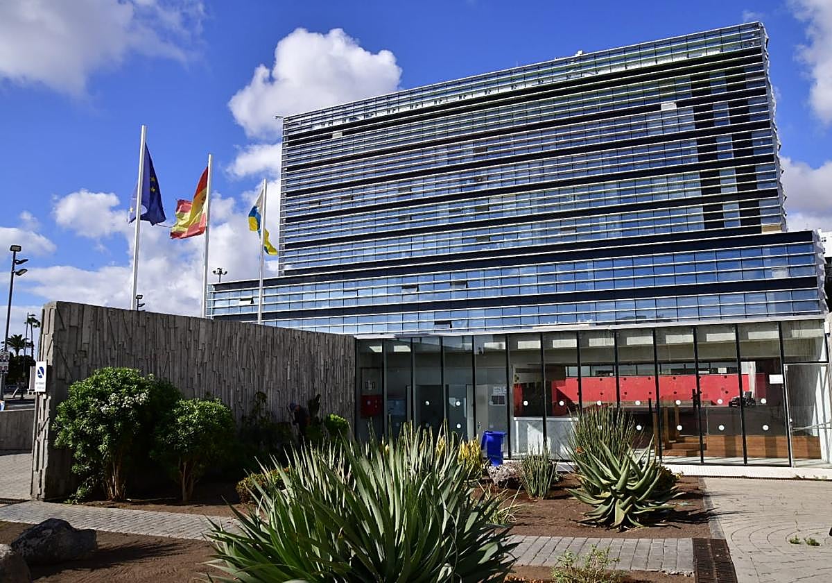 Imagen de la fachada principal de la Ciudad de la Justicia de la capital grancanaria.