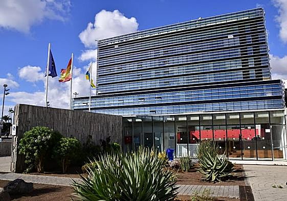 Imagen de la fachada principal de la Ciudad de la Justicia de la capital grancanaria.