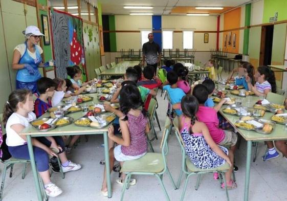 Foto de archivo de un comedor escolar en un centro educativo de Canarias.