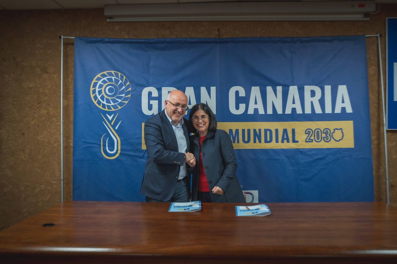 Imagen secundaria 1 - La candidatura de Gran Canaria entrega los últimos requisitos de FIFA para ser sede del Mundial 2030