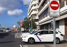 Taxis en la avenida.