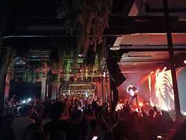 El artista Abhir Hathi en la sala Alboroto de la capital grancanaria.