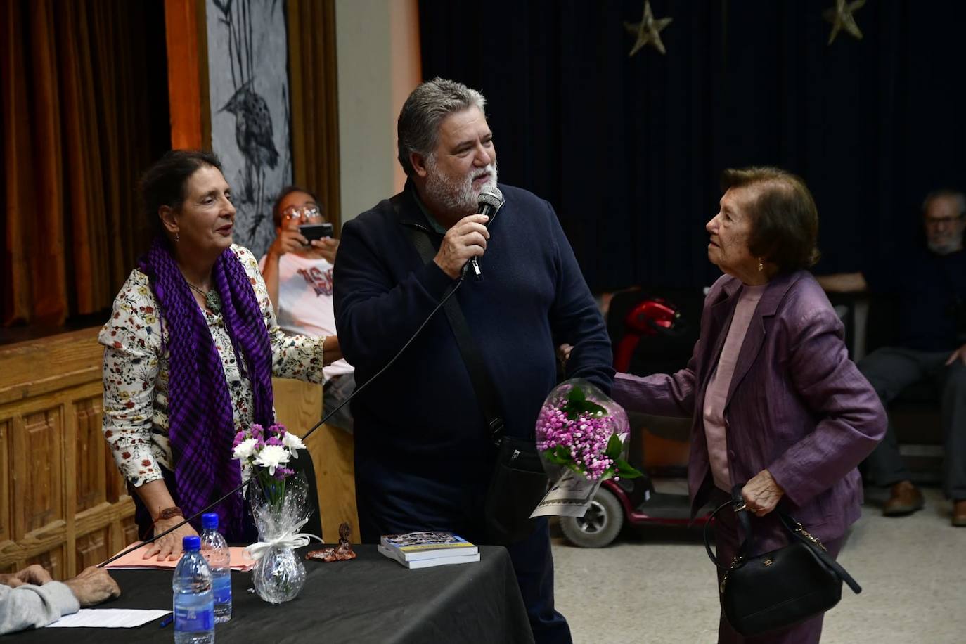 La Isleta reconoce en el día del barrio a vecinos destacados