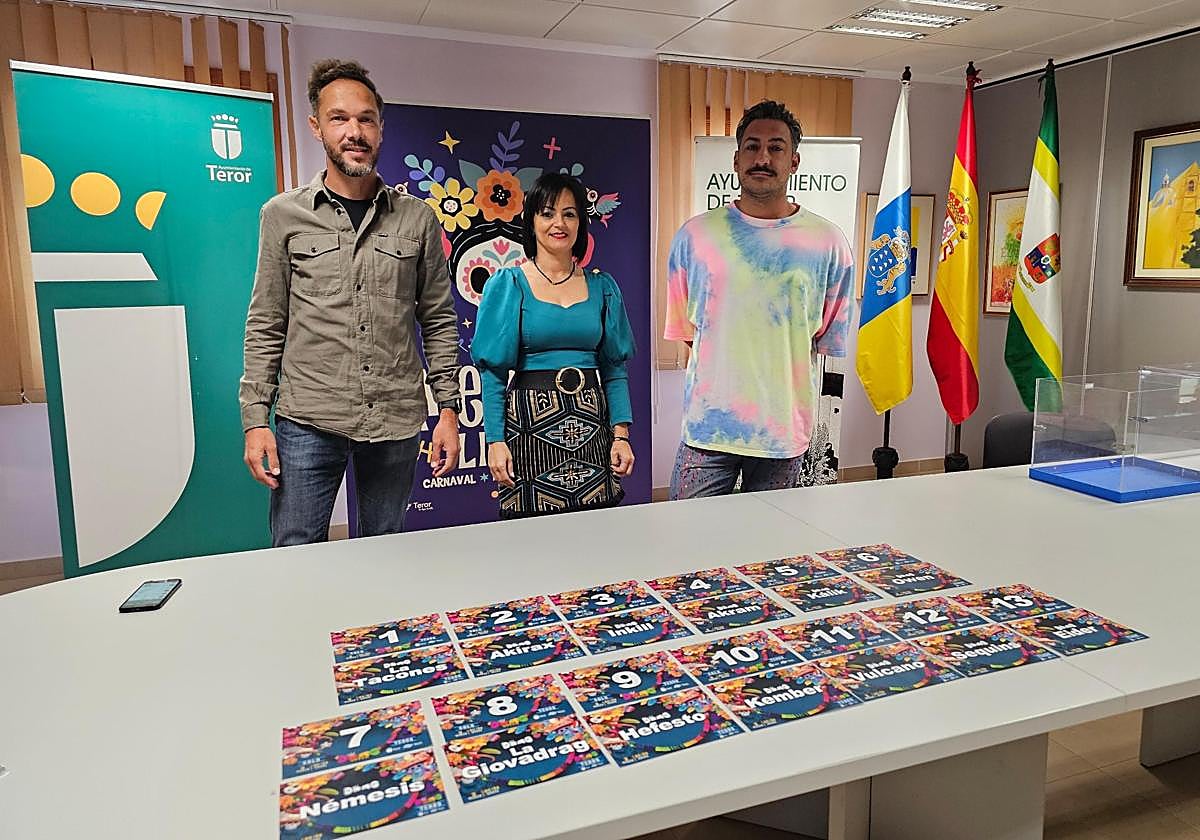 La concejala Laura Quintana, acompañada de Nauzet Alfonso y Yeray Gonzalez.