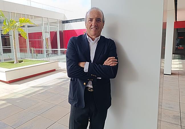 El presidente de la Academia de Gastronomía de Las Palmas, posando sonriente en CANARIAS7.