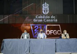 De izquierda a derecha, Karel Mark Chichon, Antonio Morales y Manuel Benítez, en la presentación de la temporada 2021/22 de la OFGC.