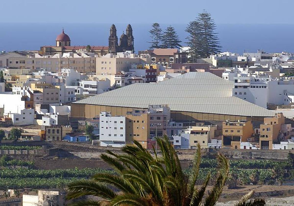 Vista del Parque Arqueológico Cueva Pintada en el casco urbano de Gáldar.