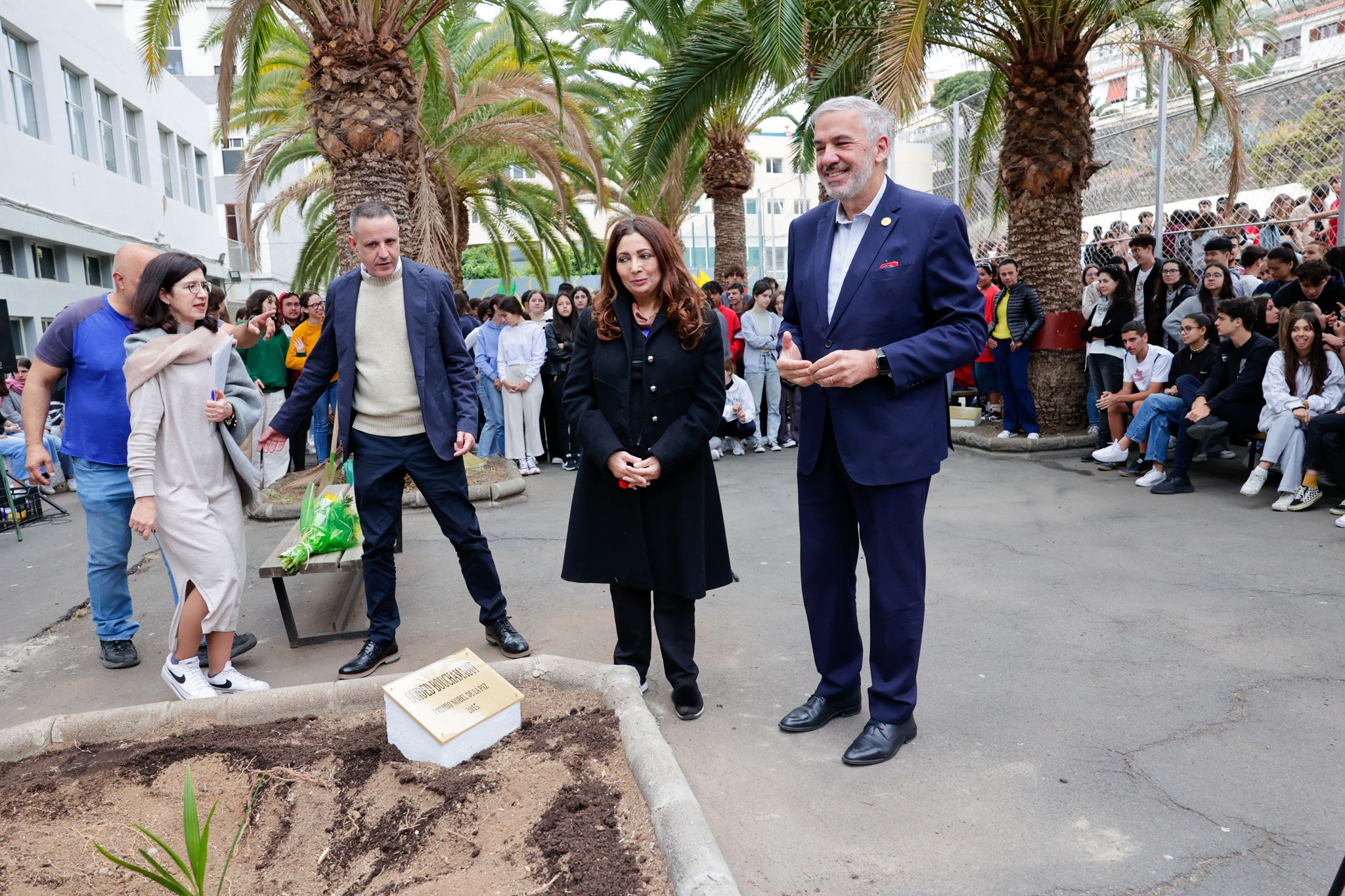 La visita de Ouided Bouchamaoui al IES Peréz Galdós, en imágenes