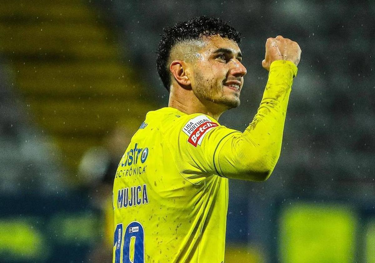 Mujica celebra un gol con el Arouca en esta campaña.