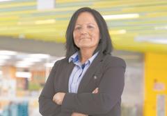 Loli Alonso, gerente de la tienda HiperDino Arucas