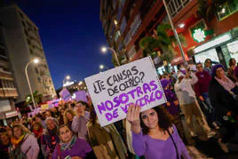 Una joven con una pancarta en la manifestación de este 8 de marzo.