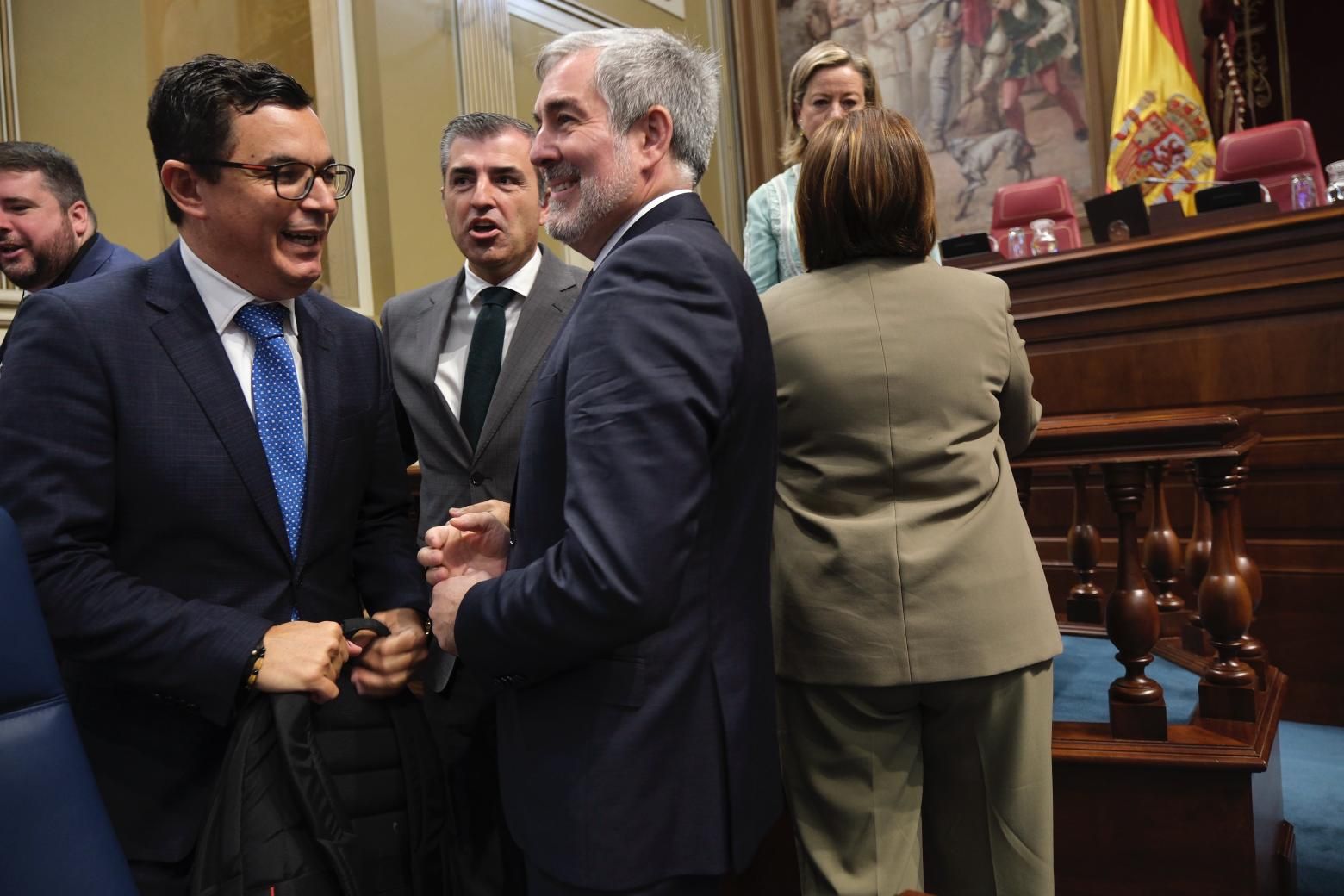 El debate del estado de la nacionalidad canaria, en imágenes