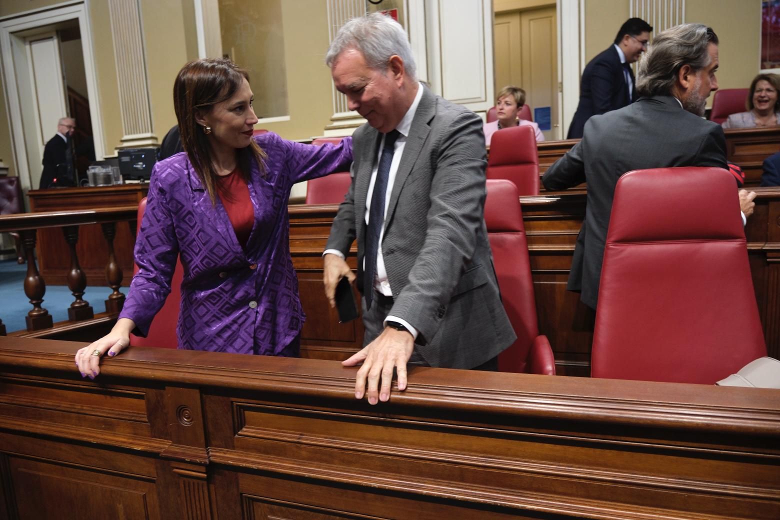 El debate del estado de la nacionalidad canaria, en imágenes