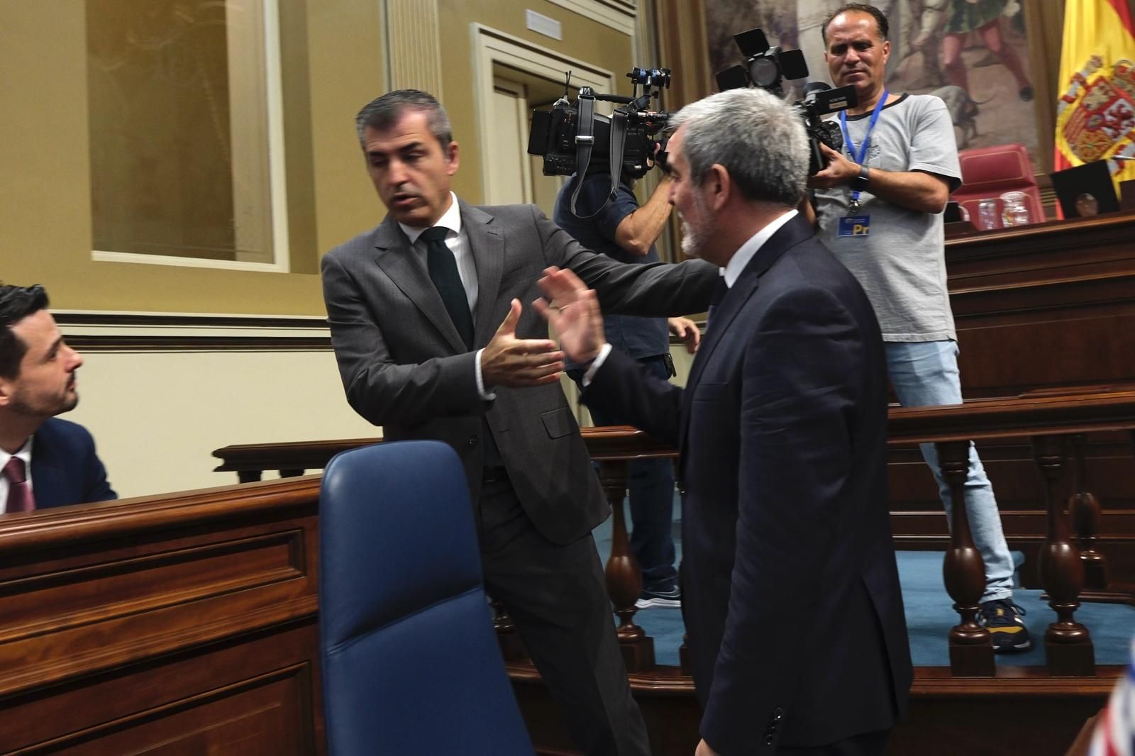 El debate del estado de la nacionalidad canaria, en imágenes