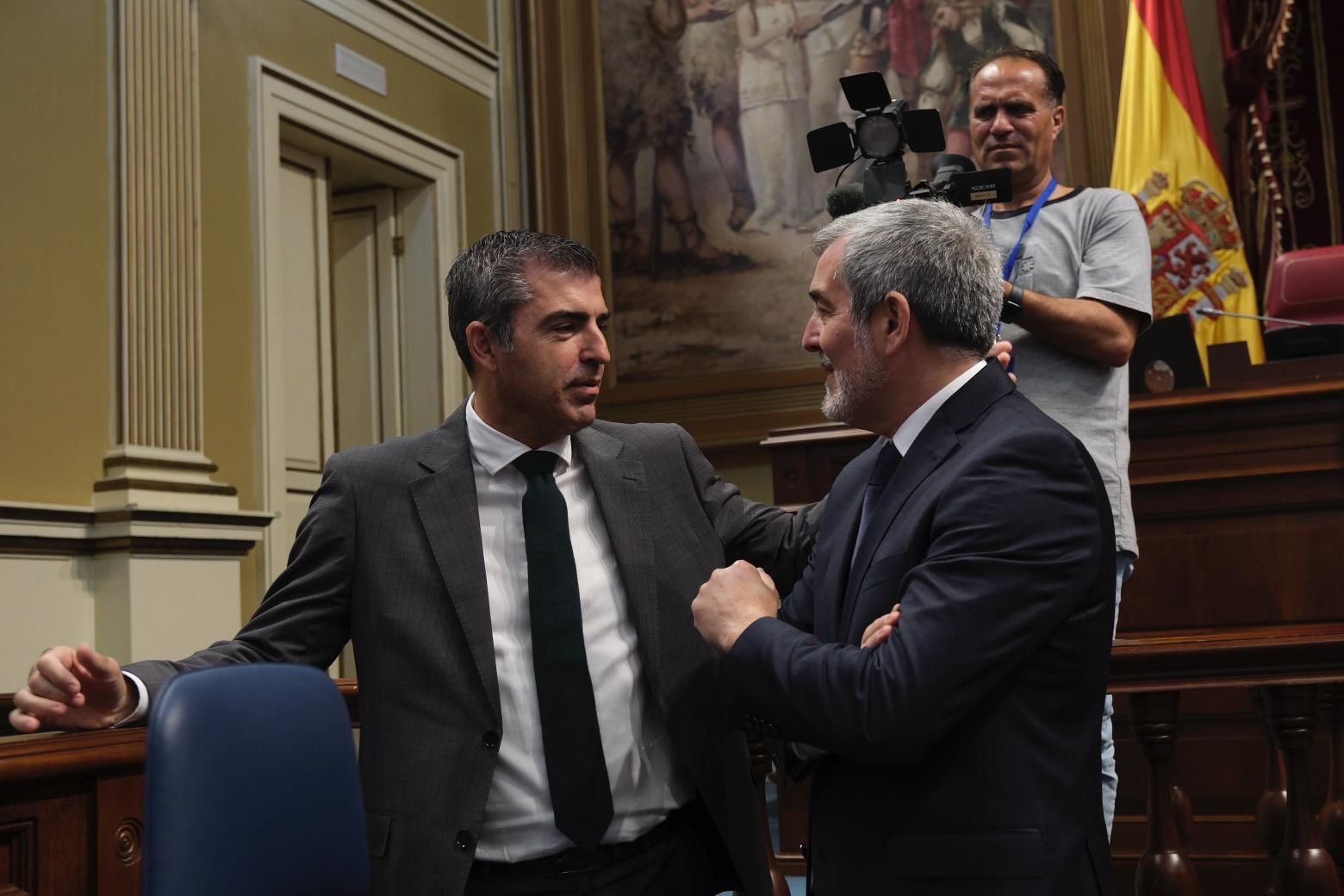 El debate del estado de la nacionalidad canaria, en imágenes