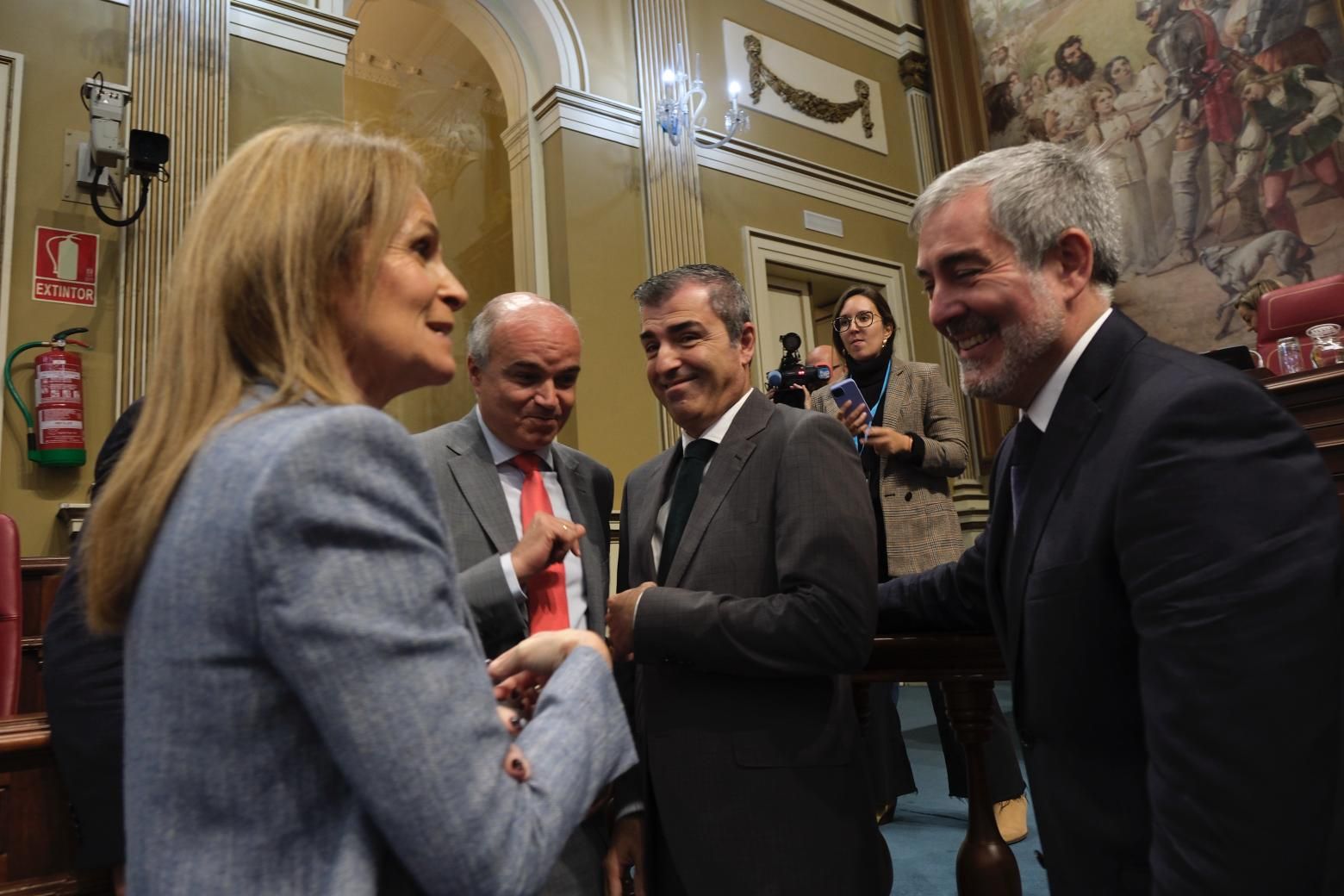 El debate del estado de la nacionalidad canaria, en imágenes