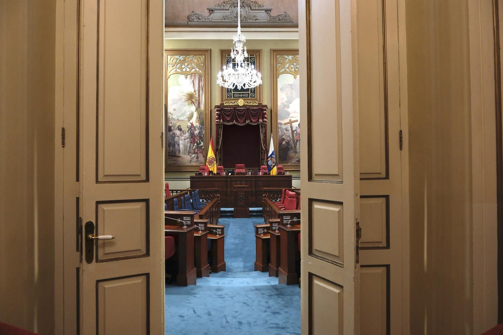 El debate del estado de la nacionalidad canaria, en imágenes