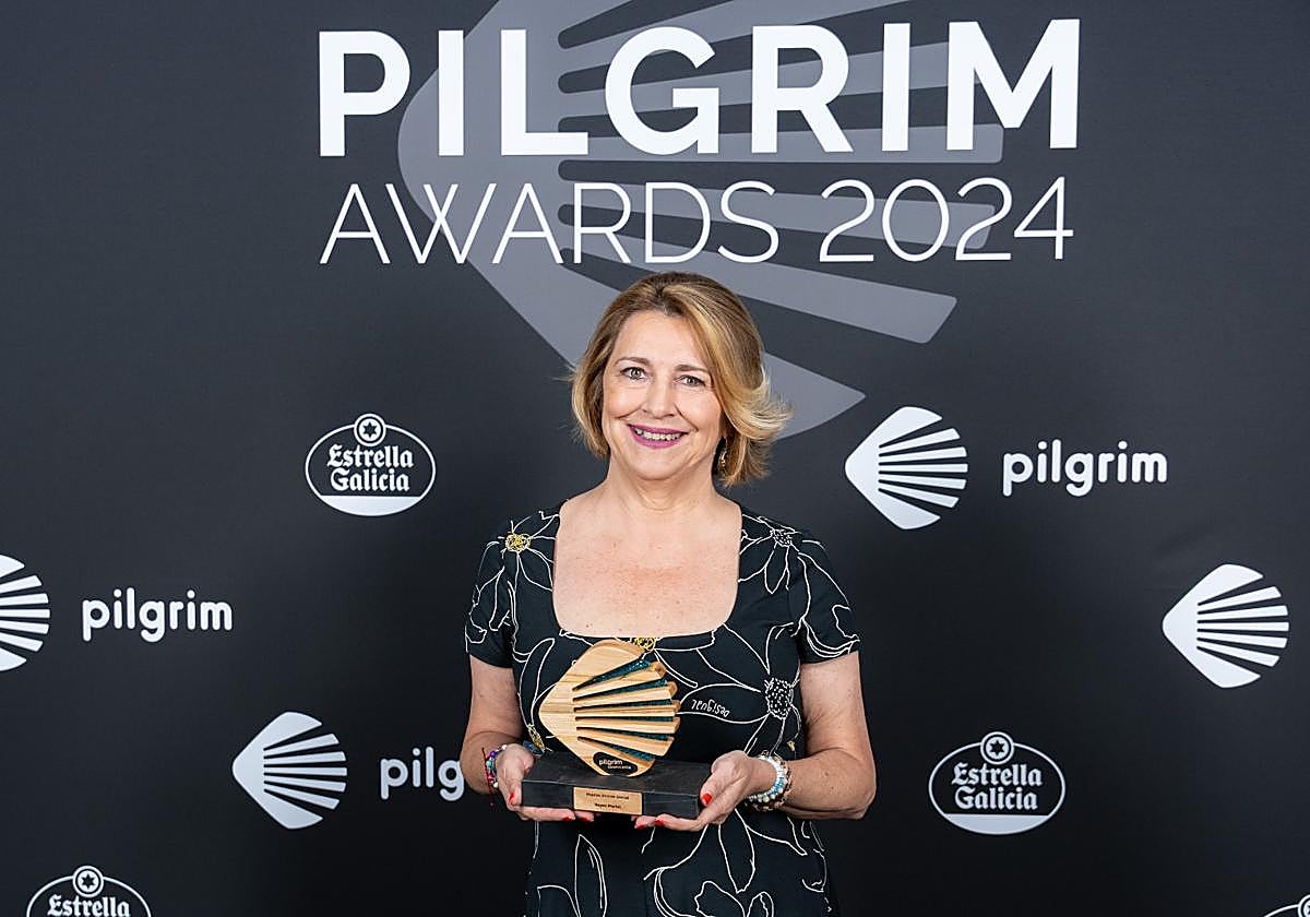 La magistrada Reyes Martel, con el premio Pilgrim a la Acción Social.