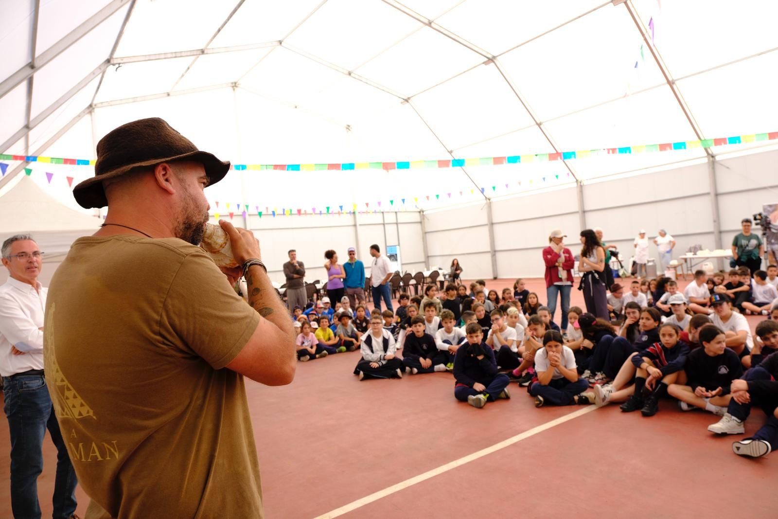 Más de 300 estudiantes conocen la vida rural