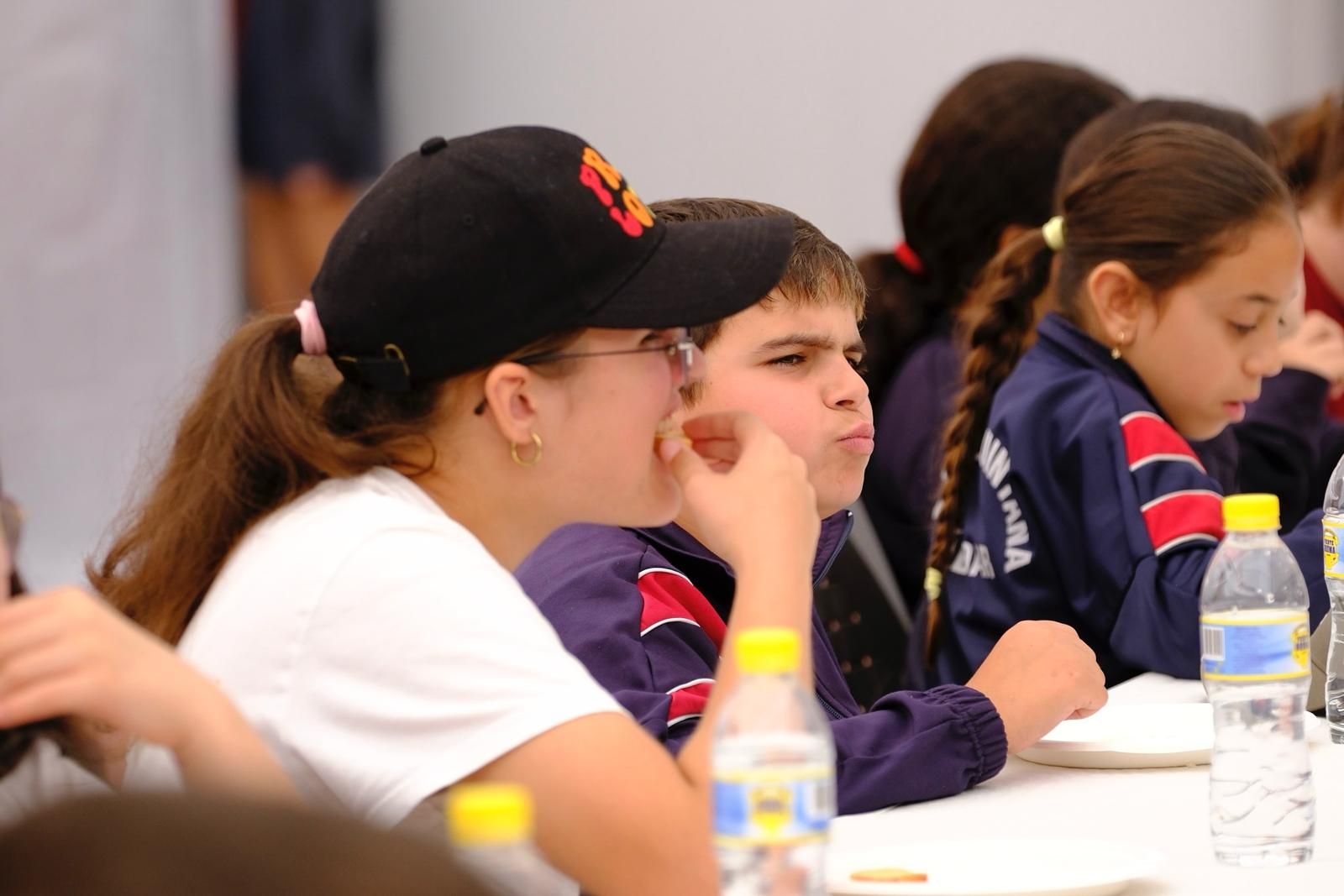 Más de 300 estudiantes conocen la vida rural