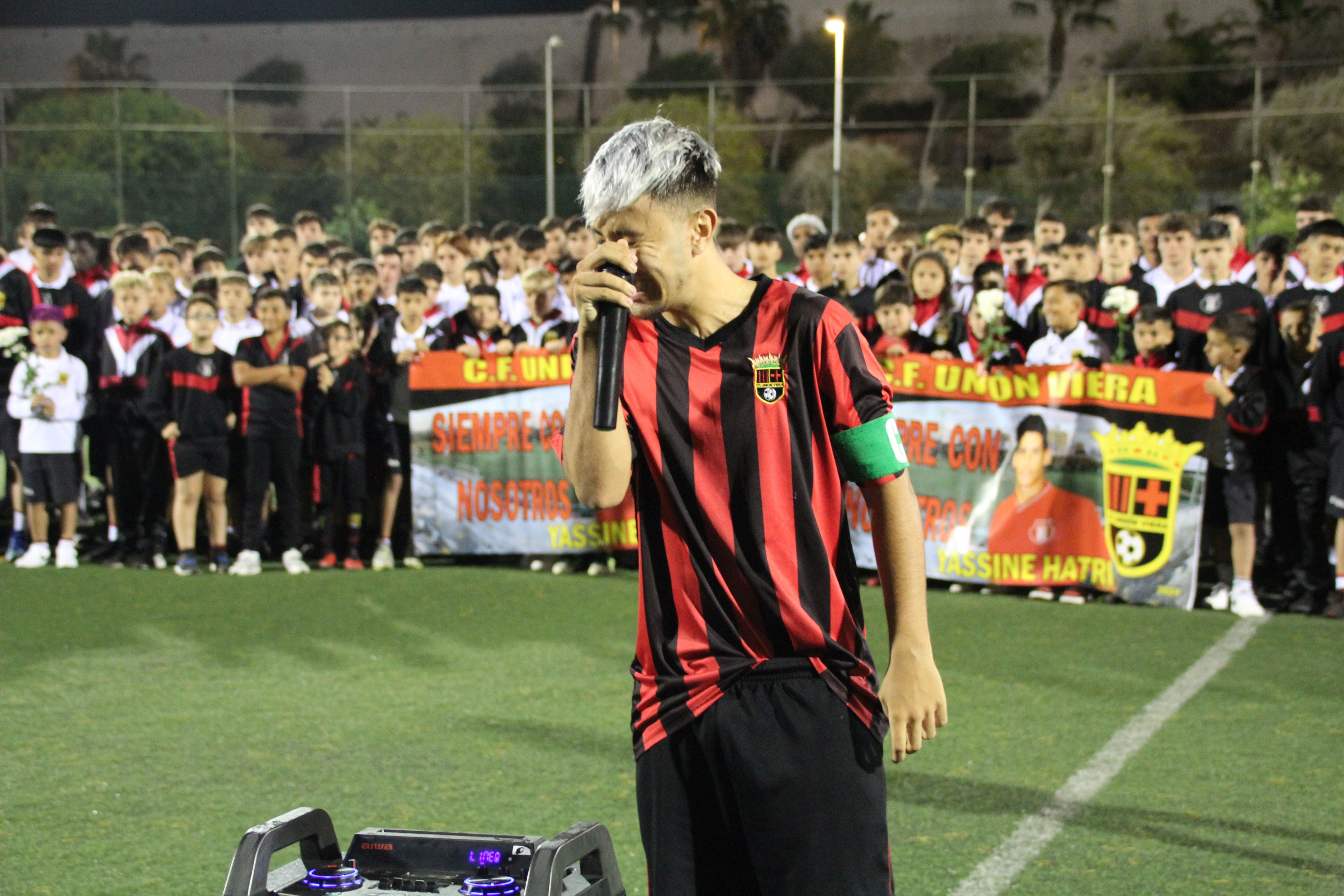 Imagen principal - Rubén González, capitán del Juvenil B. En el centro, Francisco José Trujillo, Director Deportivo del Unión Viera. Abajo, José Juan Arencibia, presidente de la FIFLP.