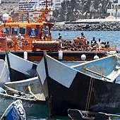 Rescatan a 45 personas, 6 menores, de una patera y las desembarca en Lanzarote