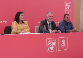 Ángel Víctor Torres, después de la reunión junto a alcaldes y alcaldesas del PSOE en Canarias.
