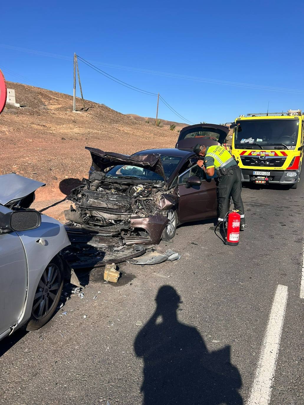 Imagen secundaria 2 - Grave accidente en Fuerteventura: 10 heridos, dos graves, tras chocar una guagua frontalmente con dos coches