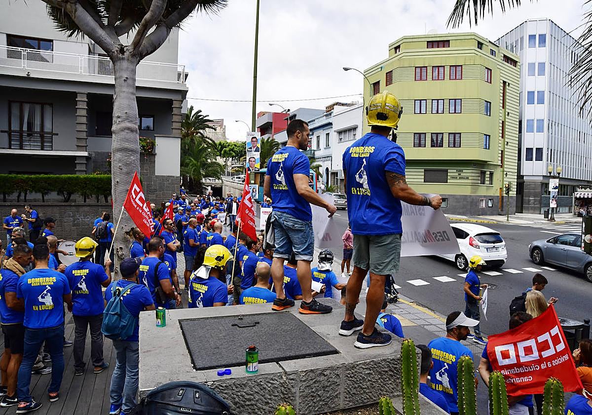 Los parques de bomberos de San Mateo y La Aldea se cubrirán con personal externo