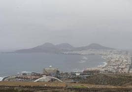 Calima y lluvia en Las Palmas de Gran Canaria.