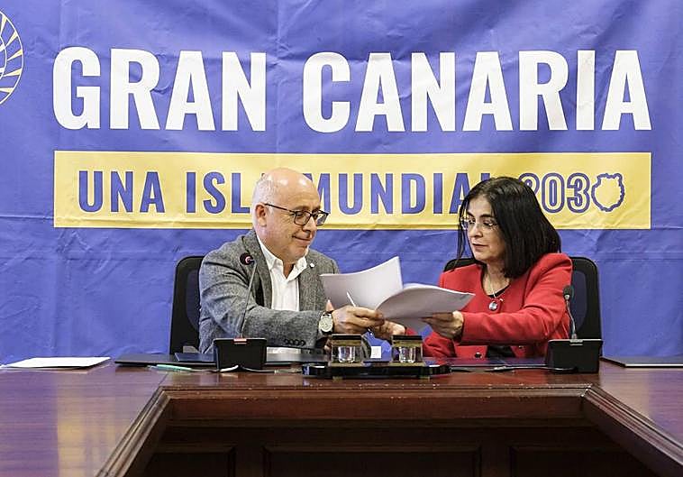 Antonio Morales y Carolina Darias han firmado el protocolo conjunto este míercoles de la candidatura de Gran Canaria 2030.