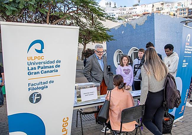 El rector, Lluís Serra, durante la jornada de puertas abiertas de la ULPGC.