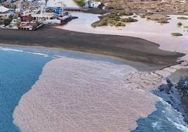 Las imágenes de la DANA en Fuerteventura: corre el barranco de Gran Tarajal y desemboca en el mar