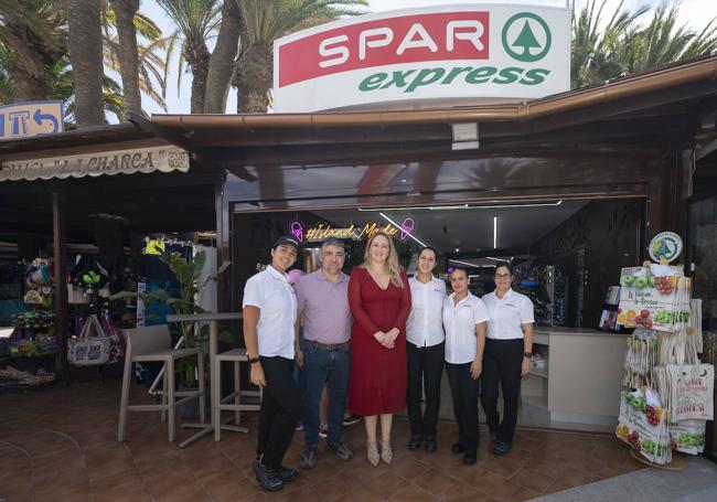 El equipo de SPAR Express Oasis.