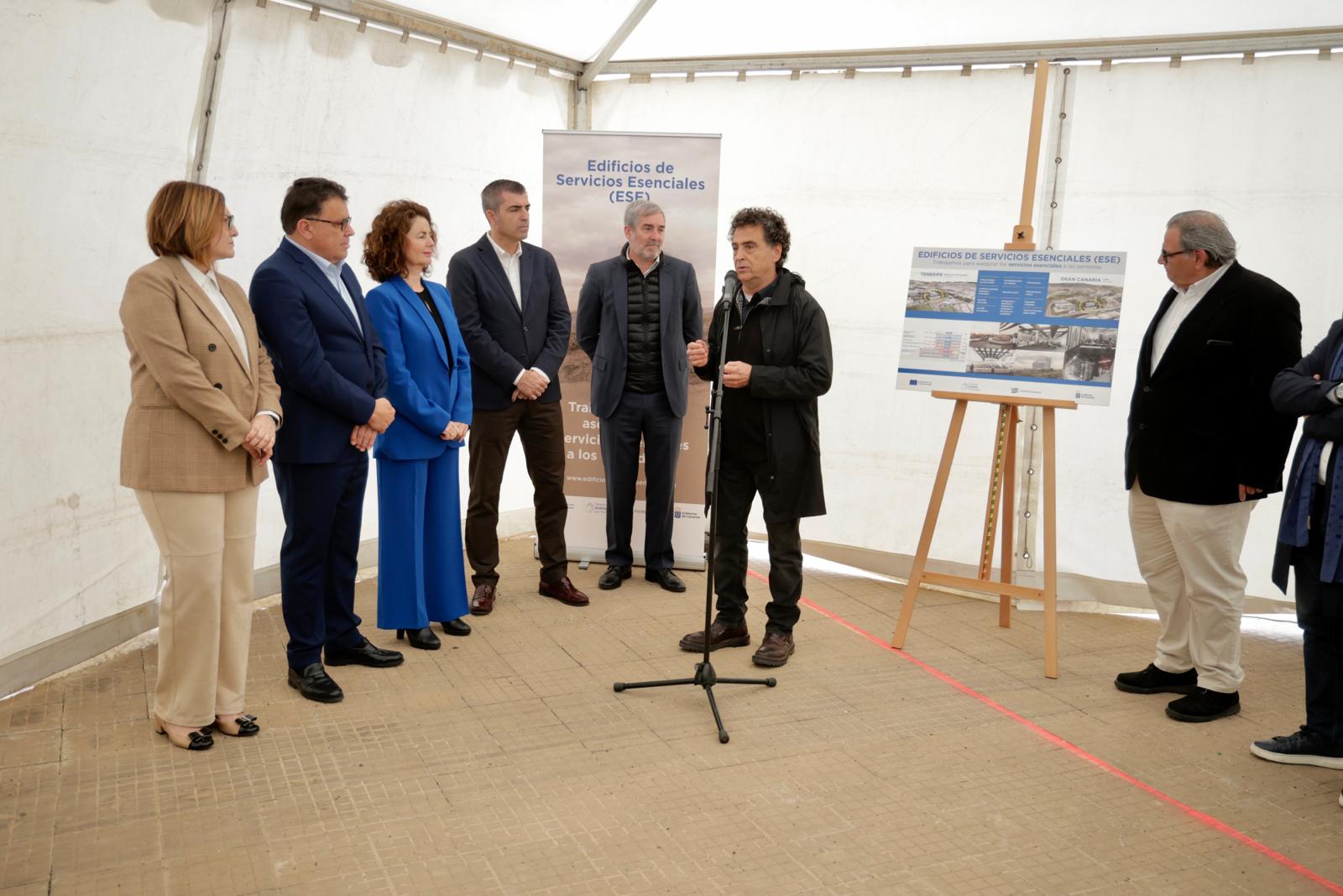 Clavijo da comienzo a las obras del edificio de Servicios Esenciales en Jinámar