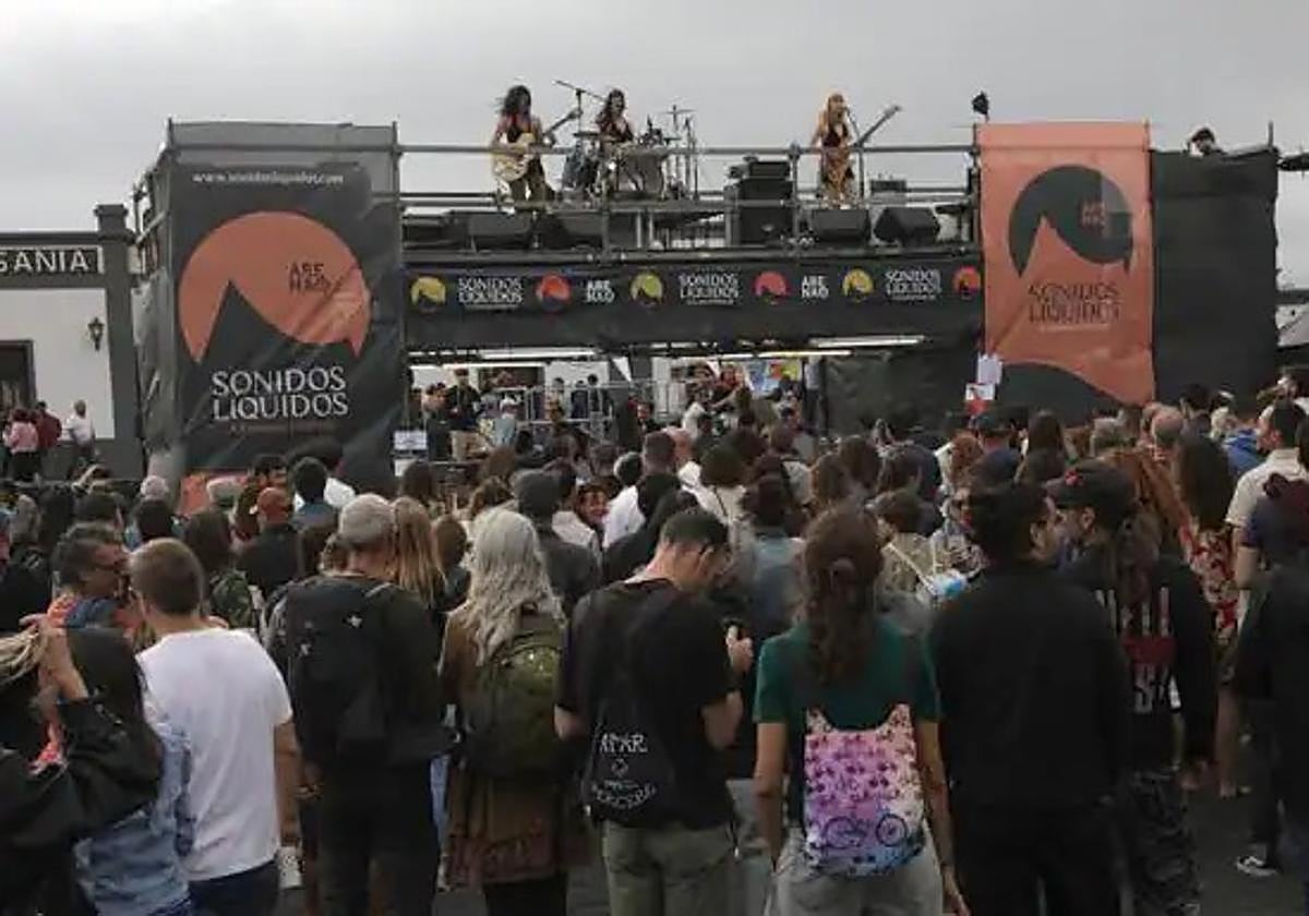 Actividad musical en bodegas La Geria en una edición pasada de Sonidos Líquidos.