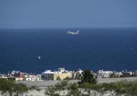 Imagen del remolcador en el mar cerca de Las Terrazas, Telde.