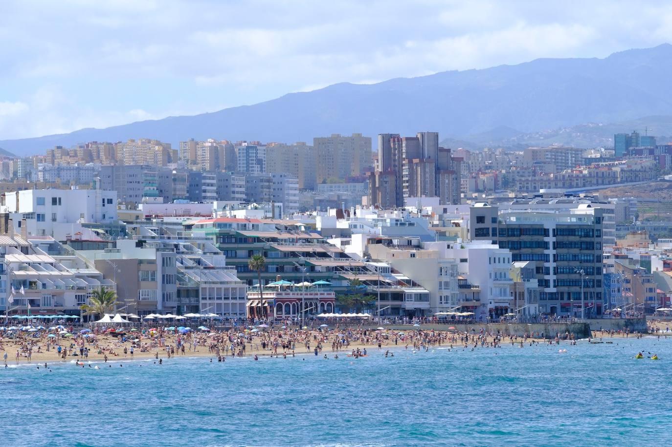 Playa, compras y paseos por la capital grancanaria este Jueves Santo