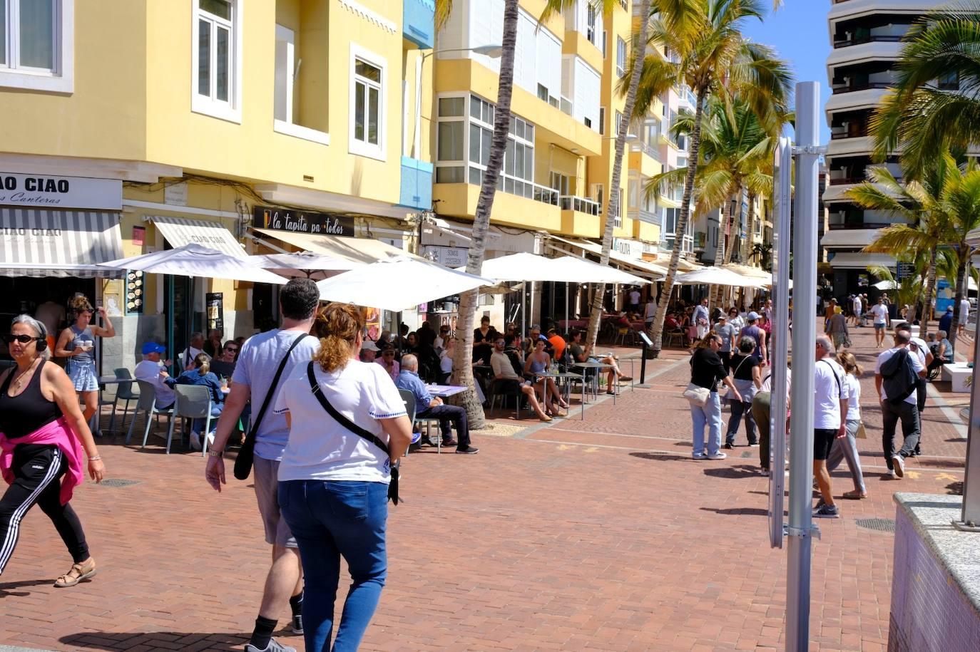 Playa, compras y paseos por la capital grancanaria este Jueves Santo