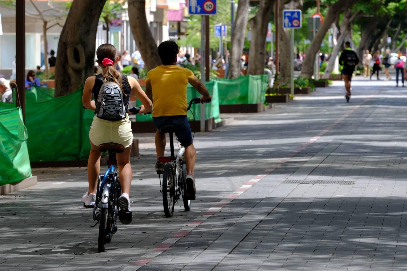 Playa, compras y paseos por la capital grancanaria este Jueves Santo