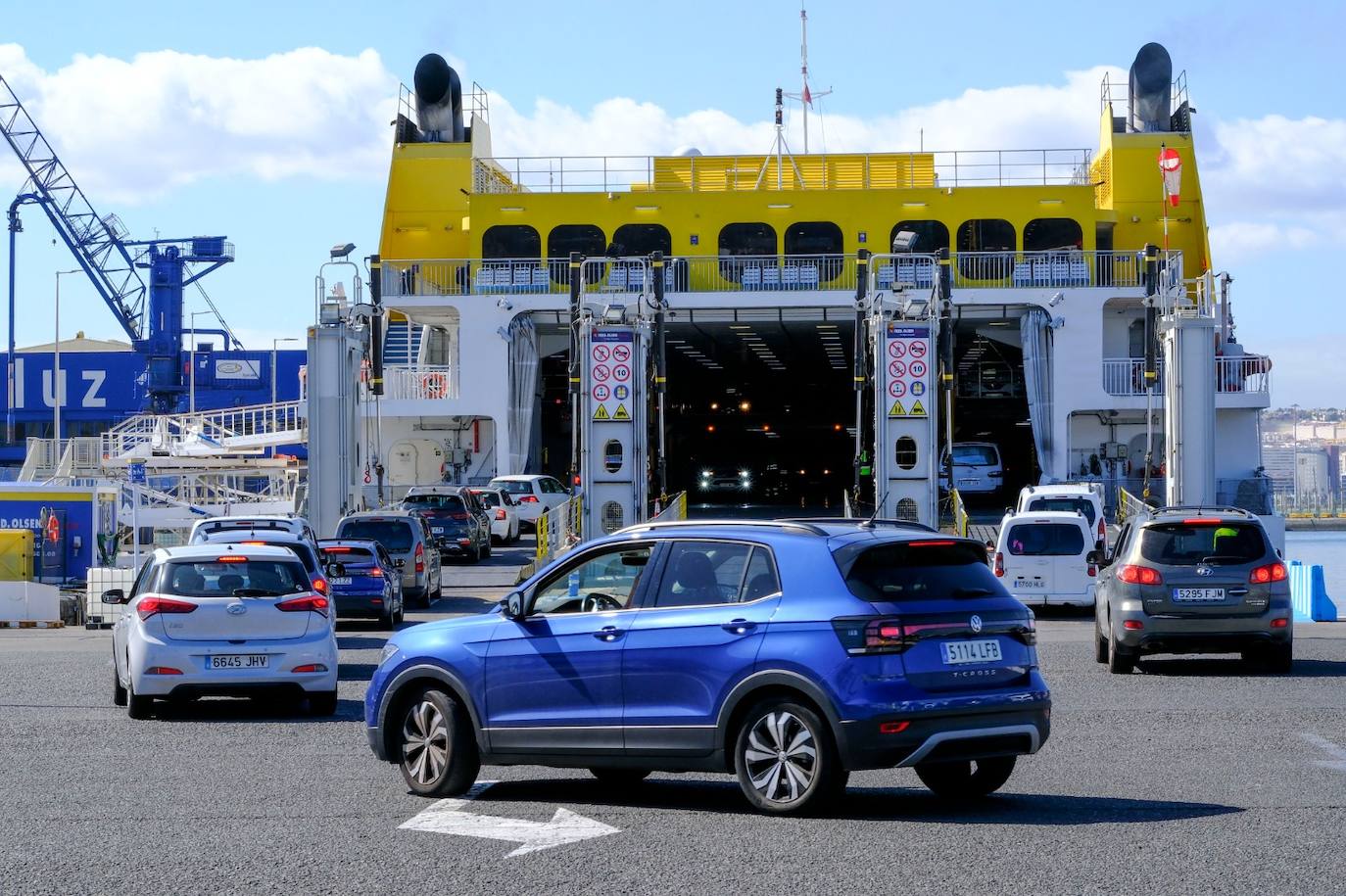 El inicio de las vacaciones de los canarios en Semana Santa, en imágenes